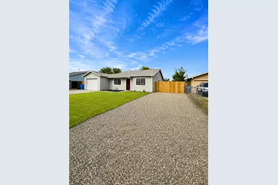 4372 Evelyn Drive, Olivehurst, CA 95961 - Photo 2