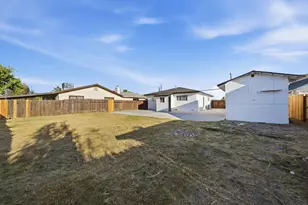 7607 Elder Creek Rd, Sacramento, CA 95824 - Photo 32