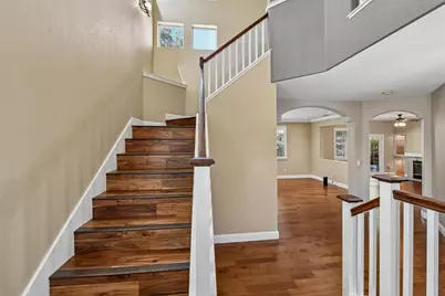 8834 Breaker Point Court, Elk Grove, CA 95758 - Photo 4