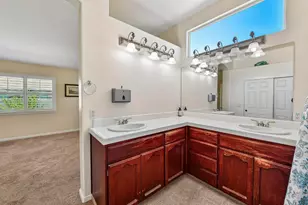 8834 Breaker Point Ct, Elk Grove, CA 95758 - Photo 32