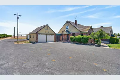 16696 N Locust Tree Road, Lodi, CA 95240 - Photo 2