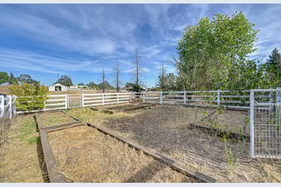 19997 E Liberty Road, Clements, CA 95227 - Photo 86