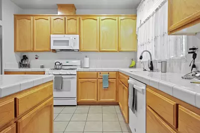 8978 Silver Bay Way, Sacramento, CA 95829 - Photo 8