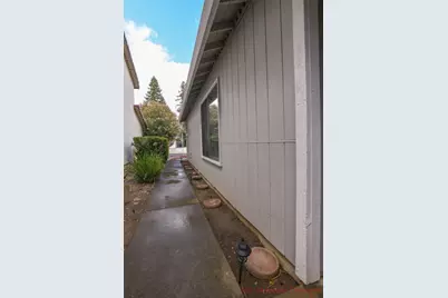 2251 Green Blossom Court, Rancho Cordova, CA 95670 - Photo 4