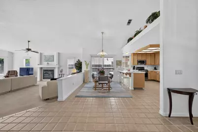 4923 Shady Leaf Way, Sacramento, CA 95838 - Photo 8