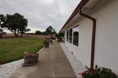 307 Mansfield Rd, Hollister, CA 95023 - Photo 14