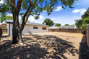 8786 Elk Way, Elk Grove, CA 95624 - Photo 32