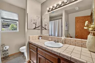 629 Tanbark Oak Ct, El Dorado Hills, CA 95762 - Photo 16