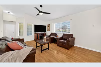 8312 Fintown Court, Sacramento, CA 95828 - Photo 10