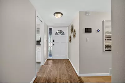 6792 Orleans Way, Sacramento, CA 95831 - Photo 10