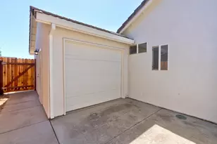 4611 Glimmer Ln, Turlock, CA 95382 - Photo 40