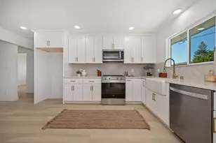 2001 Maryal Dr, Sacramento, CA 95864 - Photo 26