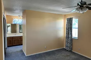 320 Laurelwood Cir, Manteca, CA 95336 - Photo 16
