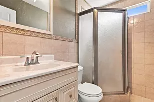 8790 Fox Creek Dr, Stockton, CA 95210 - Photo 16