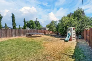 8008 32nd Ave, Sacramento, CA 95824 - Photo 18