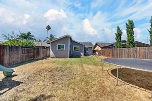 8008 32nd Ave, Sacramento, CA 95824 - Photo 16