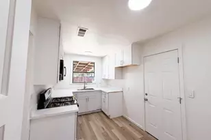 4601 Summit Way, Sacramento, CA 95820 - Photo 10