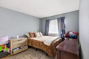 8224 Center Pkwy, Sacramento, CA 95823 - Photo 14
