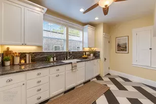 1552 34th St, Sacramento, CA 95816 - Photo 6