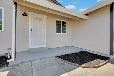 2702 Meadowvale Avenue, Sacramento, CA 95822 - Photo 4