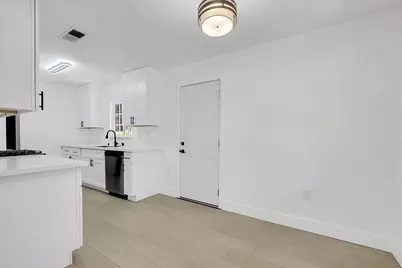 2702 Meadowvale Avenue, Sacramento, CA 95822 - Photo 12