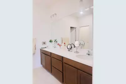 2013 Marciochi Court, Los Banos, CA 93635 - Photo 10
