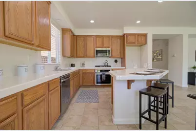 660 Bramblewood Avenue, Lathrop, CA 95330 - Photo 28