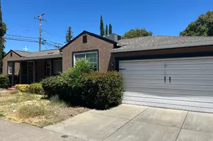 2701 58th St, Sacramento, CA 95817 - Photo 2