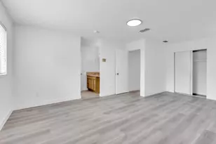8617 Tiogawoods Dr, Sacramento, CA 95828 - Photo 22