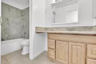 8617 Tiogawoods Dr, Sacramento, CA 95828 - Photo 16