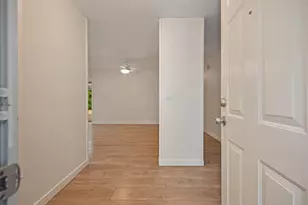 4040 Glen Innes Way, Sacramento, CA 95826 - Photo 4