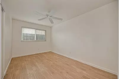 4040 Glen Innes Way, Sacramento, CA 95826 - Photo 18