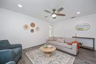 7021 Stanford Oak Dr, Sacramento, CA 95842 - Photo 4