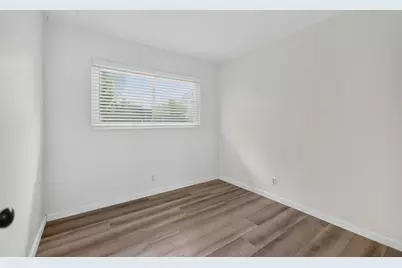 2041 Bowling Green Drive, Sacramento, CA 95825 - Photo 26