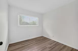 2041 Bowling Green Dr, Sacramento, CA 95825 - Photo 26