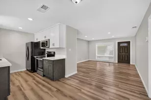2041 Bowling Green Dr, Sacramento, CA 95825 - Photo 16