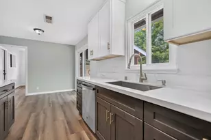 2041 Bowling Green Dr, Sacramento, CA 95825 - Photo 14