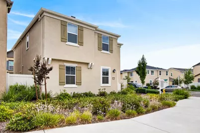 2048 Brave Hawk Loop, Roseville, CA 95747 - Photo 2