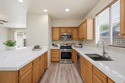 549 Aviator Circle, Sacramento, CA 95835 - Photo 12