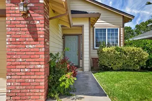 6111 Laguna Vale Way, Elk Grove, CA 95758 - Photo 2