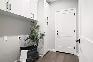 4921 Bowman Oaks Way, Carmichael, CA 95608 - Photo 22