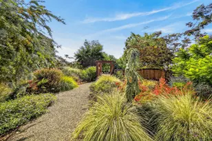 6948 Riverside Blvd, Sacramento, CA 95831 - Photo 8