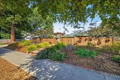 6948 Riverside Boulevard, Sacramento, CA 95831 - Photo 4