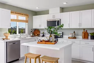 2009 Blue Star Dr, Roseville, CA 95747 - Photo 2