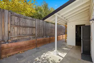 6701 Hillglen Way, Fair Oaks, CA 95628 - Photo 12