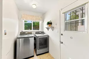 6701 Hillglen Way, Fair Oaks, CA 95628 - Photo 22