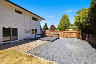 6701 Hillglen Way, Fair Oaks, CA 95628 - Photo 10