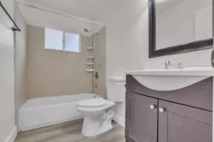 5890 Hollyhurst Way, Sacramento, CA 95823 - Photo 20