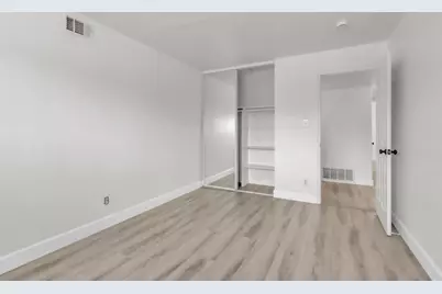 5890 Hollyhurst Way, Sacramento, CA 95823 - Photo 14