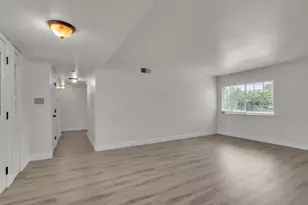 5890 Hollyhurst Way, Sacramento, CA 95823 - Photo 12
